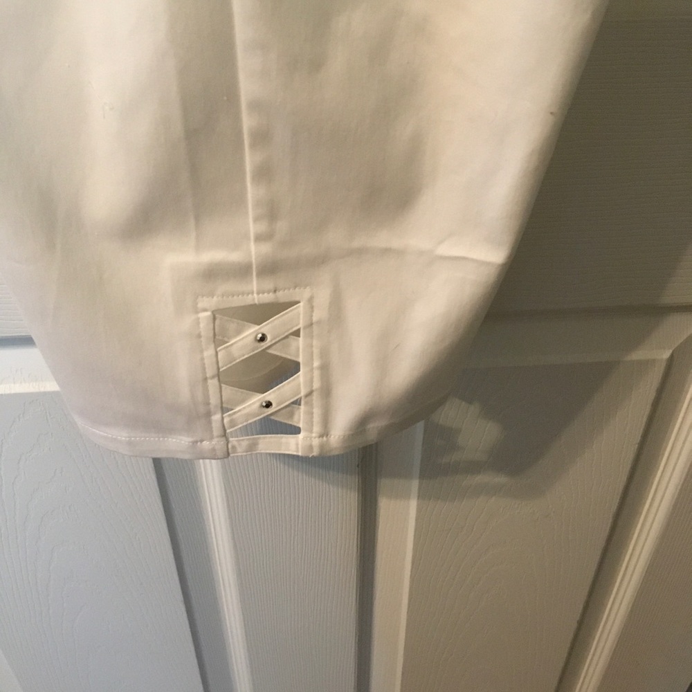 Capris - Picture 4 of 4
